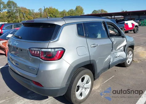 2021 Jeep Compass Latitude 4X4 z USA, uszkodzony, nr VIN 3C4NJDBB6MT601575